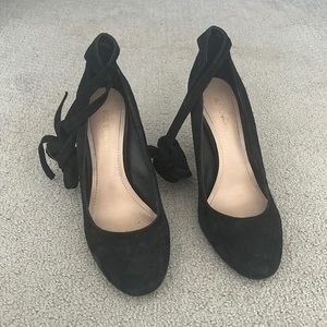 BCBG Lace Up Black pumps